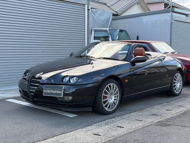 2004 Alfa Romeo Alfa Spider 3.2 V6 24V - photo 1 2004 Alfa Romeo Alfa Spider 3.2 V6 24V Coupe for sale, Japanese used car export - photo 1 of 9 | GULJI TRADERS