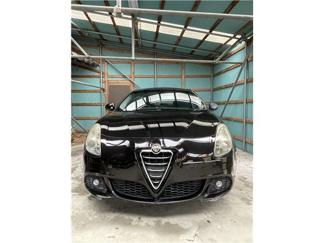 2012 Alfa Romeo Giulietta - photo 1 2012 Alfa Romeo Giulietta Sedan for sale, Japanese used car export - photo 1 of 49 | GULJI TRADERS