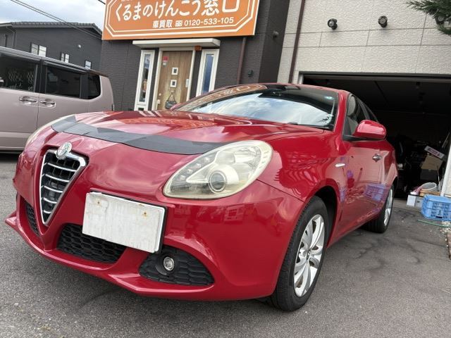 2012 Alfa Romeo Giulietta Turbo Sedan for sale, Japanese used car export - photo 1 of 17 | GULJI TRADERS