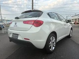 2012 Alfa Romeo Giulietta Sedan for sale, Japanese used car export - photo 5 of 9 | GULJI TRADERS