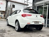 2013 Alfa Romeo Giulietta Sedan for sale, Japanese used car export - photo 17 of 76 | GULJI TRADERS