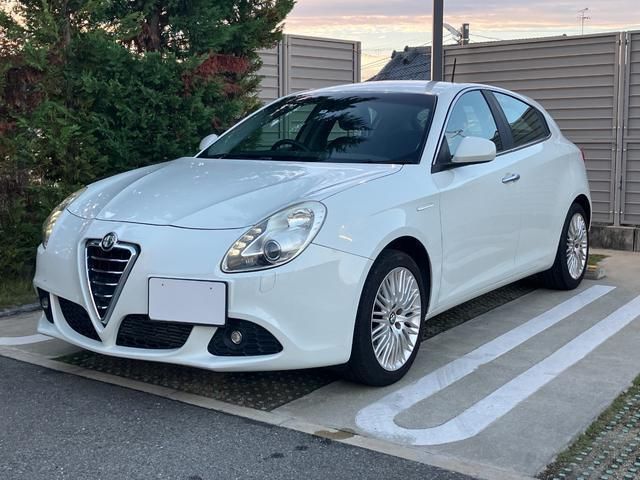 2014 Alfa Romeo Giulietta Sedan for sale, Japanese used car export - photo 1 of 9 | GULJI TRADERS