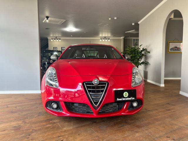 2015 Alfa Romeo Giulietta - photo 1 2015 Alfa Romeo Giulietta Sedan for sale, Japanese used car export - photo 1 of 22 | GULJI TRADERS