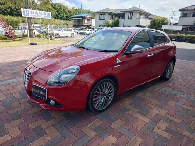 2016 Alfa Romeo Giulietta - photo 1 2016 Alfa Romeo Giulietta Sedan for sale, Japanese used car export - photo 1 of 27 | GULJI TRADERS