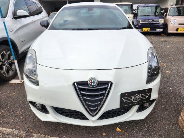 2016 Alfa Romeo Giulietta - photo 1 2016 Alfa Romeo Giulietta Sedan for sale, Japanese used car export - photo 1 of 17 | GULJI TRADERS
