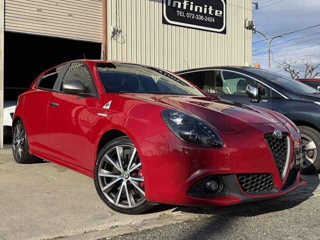 2017 Alfa Romeo Giulietta Sport - photo 1 2017 Alfa Romeo Giulietta Sport Sedan for sale, Japanese used car export - photo 1 of 9 | GULJI TRADERS