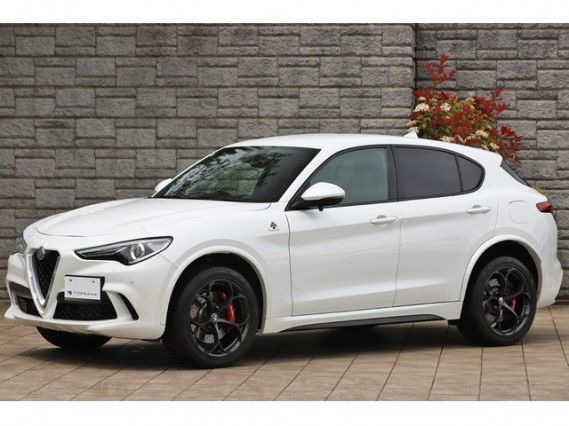 2019 Alfa Romeo Stelvio - photo 1 2019 Alfa Romeo Stelvio Sedan for sale, Japanese used car export - photo 1 of 9 | GULJI TRADERS