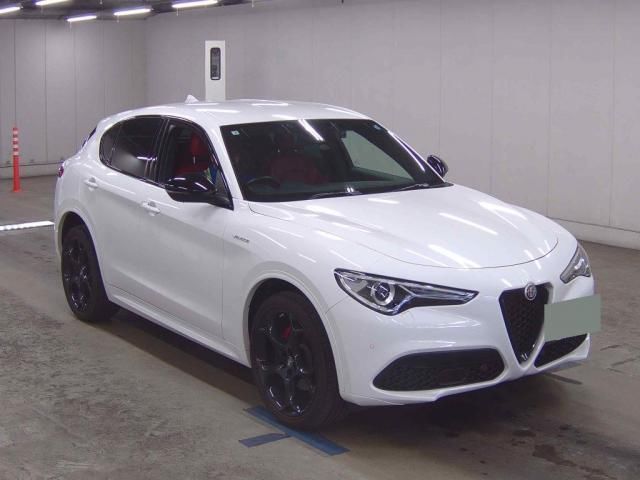 2023 Alfa Romeo Stelvio 2.2 Turbo Diesel Q4 Sedan for sale, Japanese used car export | GULJI TRADERS