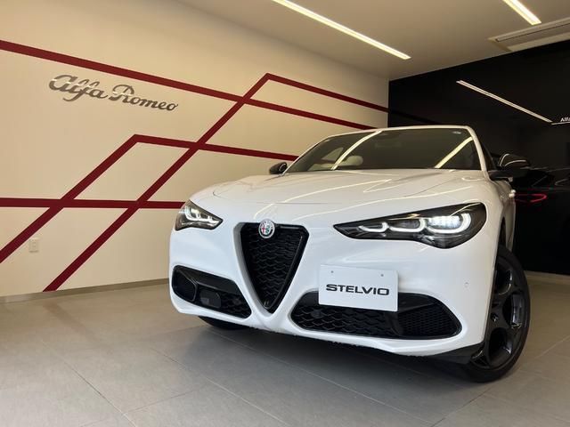 2024 Alfa Romeo Stelvio 2.2 Turbo Diesel - photo 1 2024 Alfa Romeo Stelvio 2.2 Turbo Diesel Sedan for sale, Japanese used car export - photo 1 of 8 | GULJI TRADERS