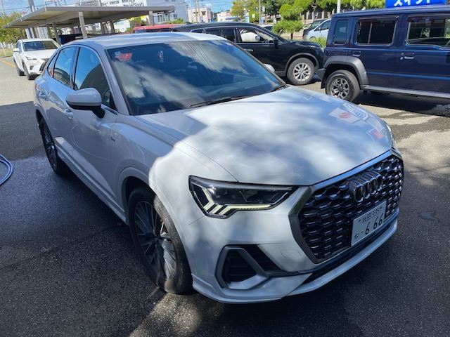 2020 Audi Q3 Sportback - photo 1 2020 Audi Q3 Sportback SUV for sale, Japanese used car export - photo 1 of 32 | GULJI TRADERS