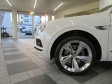 2019 Bentley Bentayga V8 SUV for sale, Japanese used car export - photo 23 of 24 | GULJI TRADERS