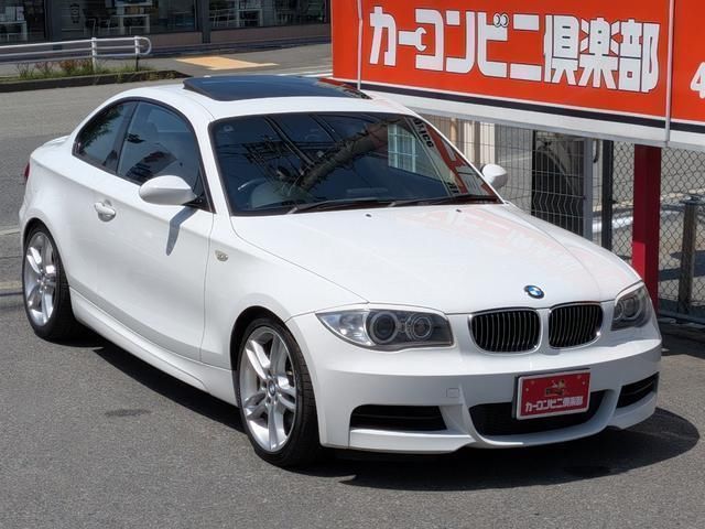 2008 BMW 1 Series 135i White Sedan for sale, Japanese used car export - photo 1 of 9 | GULJI TRADERS