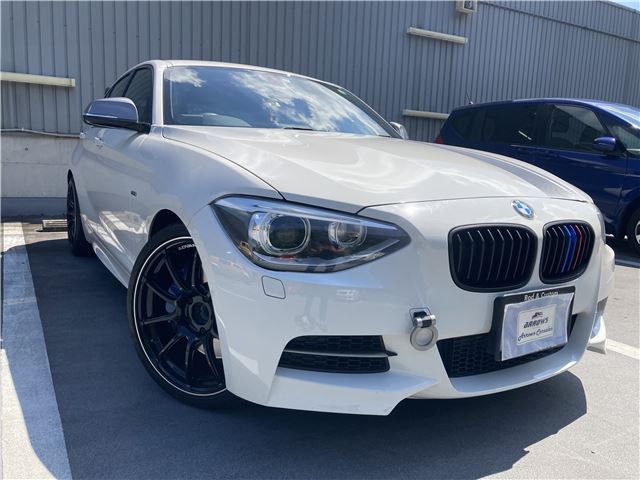 2013 BMW 1 Series M135i White Sedan for sale, Japanese used car export - photo 1 of 20 | GULJI TRADERS
