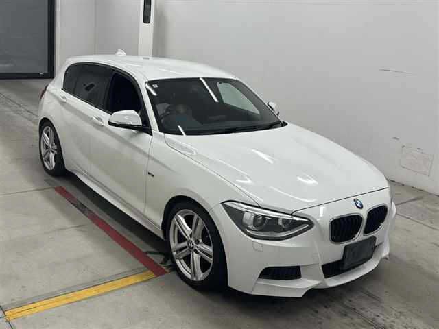 2013 BMW 1 Series 118i_M Sport - photo 1 2013 BMW 1 Series 118i_M Sport White Sedan for sale, Japanese used car export - photo 1 of 7 | GULJI TRADERS