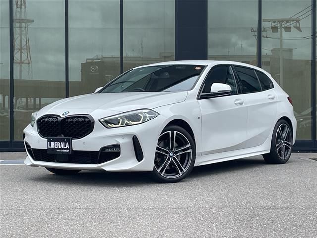 2019 BMW 1 Series 118i M Sport White Sedan for sale, Japanese used car export - photo 1 of 24 | GULJI TRADERS