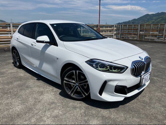 2020 BMW 1 Series 118i M Sport - photo 1 2020 BMW 1 Series 118i M Sport White Sedan for sale, Japanese used car export - photo 1 of 24 | GULJI TRADERS