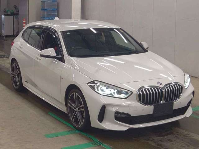 2022 BMW 1 Series 118d M Sport White Sedan for sale, Japanese used car export - photo 1 of 6 | GULJI TRADERS