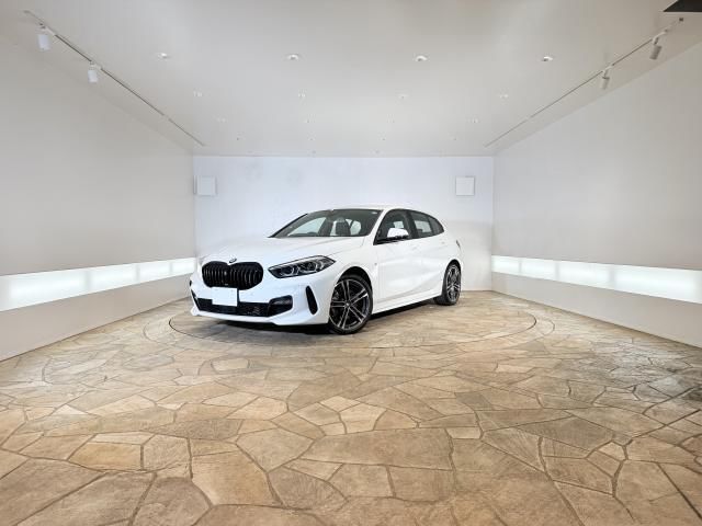 2024 BMW 1 Series 118d M Sport - photo 1 2024 BMW 1 Series 118d M Sport White Sedan for sale, Japanese used car export - photo 1 of 9 | GULJI TRADERS
