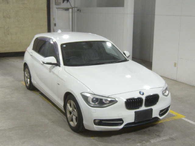 2013 BMW 116i Sport 116i Sport - photo 1 2013 BMW 116i Sport 116i Sport White Sedan for sale, Japanese used car export - photo 1 of 7 | GULJI TRADERS