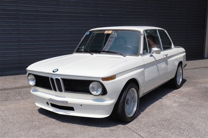 1980 BMW 2002 2002tii - photo 1 1980 BMW 2002 2002tii Sedan for sale, Japanese used car export - photo 1 of 30 | GULJI TRADERS