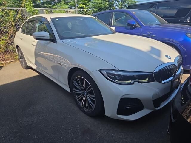 2022 BMW 3 Series 330E M Sport Sedan for sale, Japanese used car export - photo 1 of 5 | GULJI TRADERS