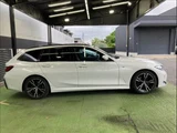 2023 BMW 3 Series 318i M Sport Sedan for sale, Japanese used car export - photo 18 of 20 | GULJI TRADERS