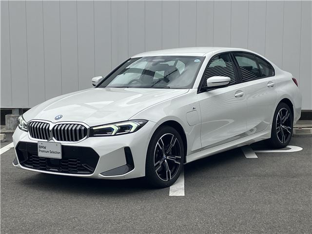 2025 BMW 3 Series 330e M Sport - photo 1 2025 BMW 3 Series 330e M Sport Sedan for sale, Japanese used car export - photo 1 of 26 | GULJI TRADERS
