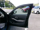 2025 BMW 3 Series 320d xDrive M Sport Sedan for sale, Japanese used car export - photo 32 of 53 | GULJI TRADERS