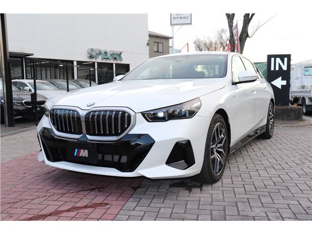 2024 BMW 5 Series 523d xDrive M Sport - photo 1 2024 BMW 5 Series 523d xDrive M Sport Sedan for sale, Japanese used car export | GULJI TRADERS