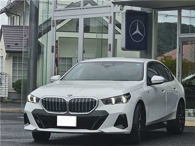 2025 BMW 5 Series 523i - photo 1 2025 BMW 5 Series 523i Sedan for sale, Japanese used car export | GULJI TRADERS