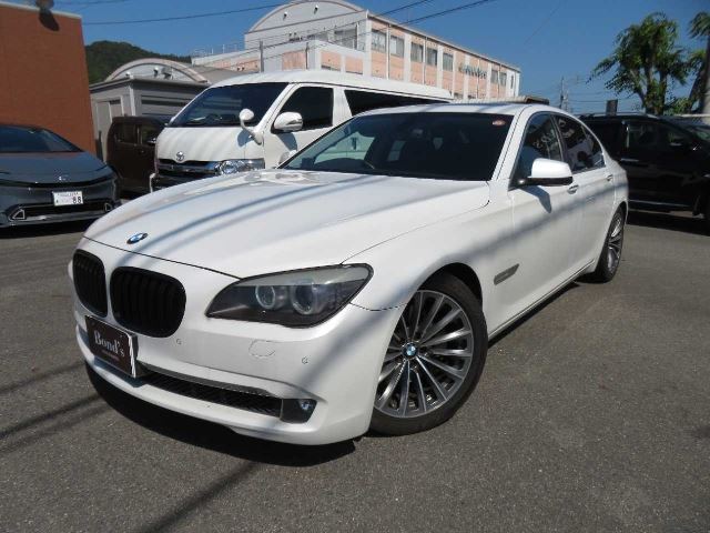 2012 BMW 7 Series 740i - photo 1 2012 BMW 7 Series 740i Sedan for sale, Japanese used car export - photo 1 of 50 | GULJI TRADERS