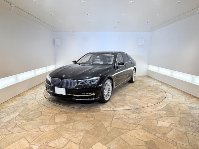 2016 BMW 7 Series 740i - photo 1 2016 BMW 7 Series 740i Sedan for sale, Japanese used car export - photo 1 of 9 | GULJI TRADERS