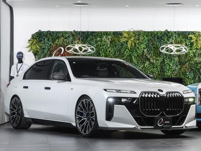 2023 BMW 7 Series 740i M Sport Sedan for sale, Japanese used car export - photo 1 of 9 | GULJI TRADERS