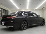 2023 BMW 7 Series 740d xDrive Sedan for sale, Japanese used car export - photo 2 of 9 | GULJI TRADERS