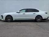 2025 BMW 7 Series 740i M Sport Sedan for sale, Japanese used car export - photo 4 of 9 | GULJI TRADERS
