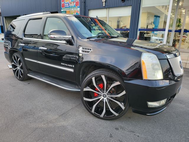2010 Cadillac Escalade Sport SUV for sale, Japanese used car export - photo 1 of 34 | GULJI TRADERS