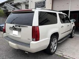 2010 Cadillac Escalade ESV SUV for sale, Japanese used car export - photo 4 of 9 | GULJI TRADERS
