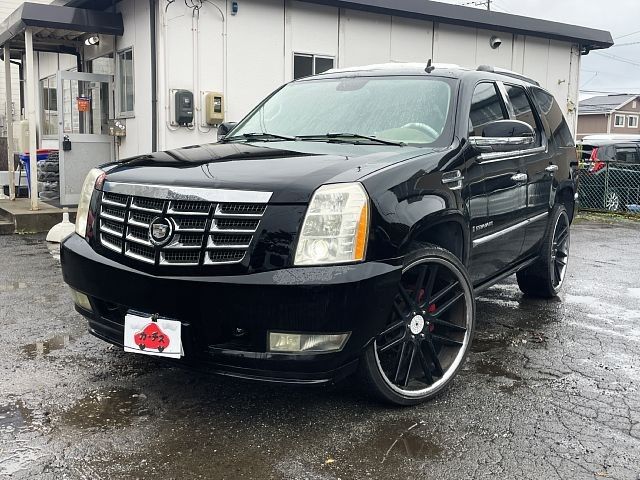 2011 Cadillac Escalade SUV for sale, Japanese used car export - photo 1 of 9 | GULJI TRADERS