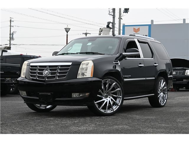 2011 Cadillac Escalade 4WD SUV for sale, Japanese used car export - photo 1 of 40 | GULJI TRADERS