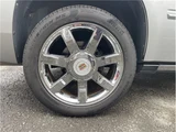 2013 Cadillac Escalade AWD 4WD SUV for sale, Japanese used car export - photo 26 of 32 | GULJI TRADERS