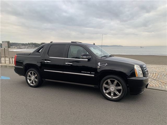2016 Cadillac Escalade EXT - photo 1 2016 Cadillac Escalade EXT SUV for sale, Japanese used car export | GULJI TRADERS