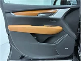 2020 Cadillac XT5 4WD Sedan for sale, Japanese used car export - photo 18 of 80 | GULJI TRADERS