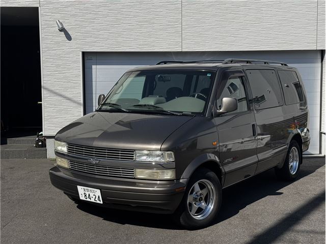 2000 Chevrolet Astro LT - photo 1 2000 Chevrolet Astro LT Gunmetal Sedan for sale, Japanese used car export - photo 1 of 50 | GULJI TRADERS