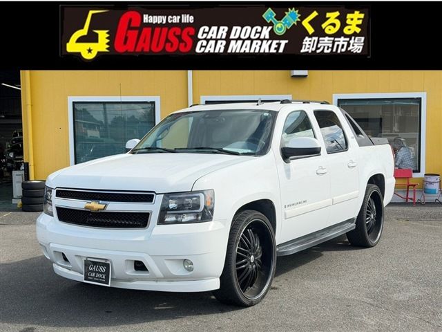 2014 Chevrolet Avalanche Z71 4WD Sedan for sale, Japanese used car export | GULJI TRADERS