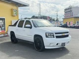 2014 Chevrolet Avalanche Z71 4WD Sedan for sale, Japanese used car export - photo 2 of 30 | GULJI TRADERS