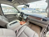 2014 Chevrolet Avalanche Z71 4WD Sedan for sale, Japanese used car export - photo 12 of 30 | GULJI TRADERS