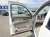 2014 Chevrolet Avalanche Z71 4WD Sedan for sale, Japanese used car export - photo 16 of 30 | GULJI TRADERS