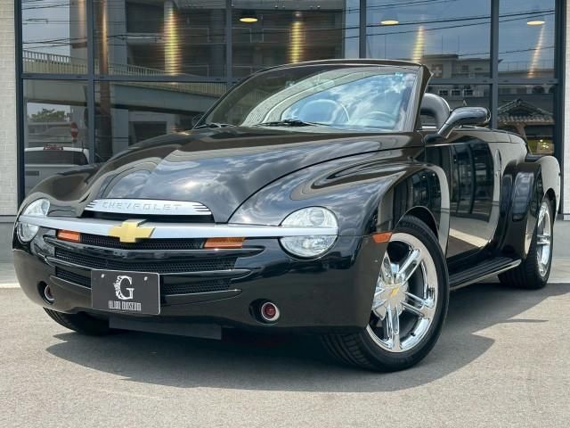 2005 Chevrolet SSR SSR Sedan for sale, Japanese used car export - photo 1 of 9 | GULJI TRADERS