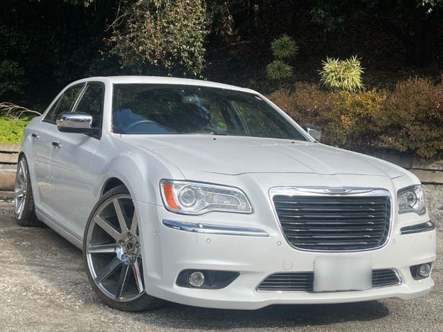 2012 Chrysler 300 300 Limited Pearl Sedan for sale, Japanese used car export | GULJI TRADERS