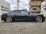 2013 Chrysler 300 300 Limited + 22-inch alloy wheels, adjustable suspension, smoked taillights Black Sedan for sale, Japanese used car export - photo 26 of 80 | GULJI TRADERS